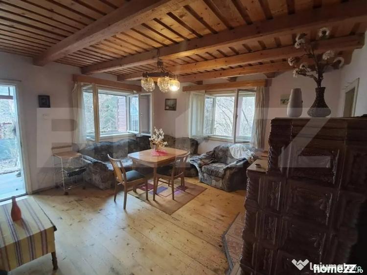 Casă cu 4 camere cu Teren 240 Mp în Central