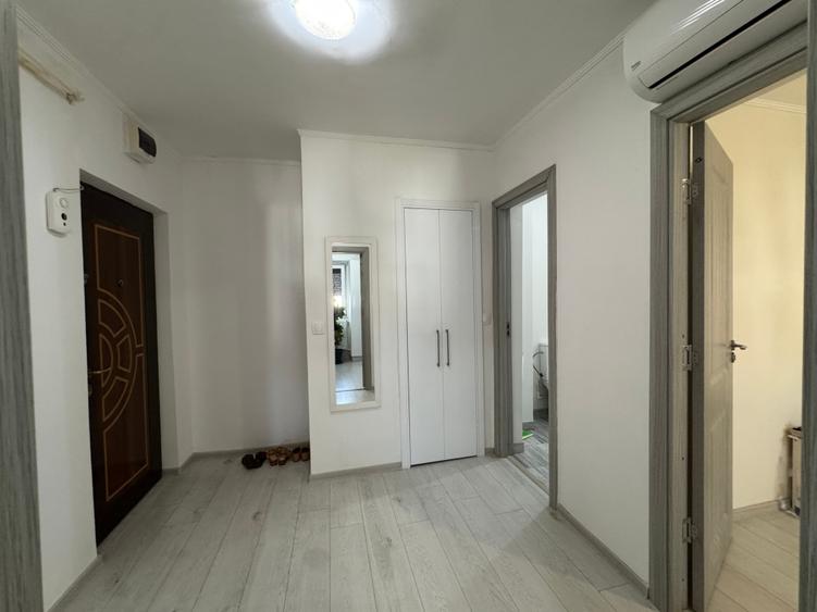 Apartament cu 2 camere decomandat în
