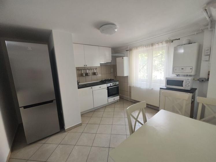 Inchiriez apartament 2 camere decomandat str Branduselor 3 min Bucuresti Mall - 7