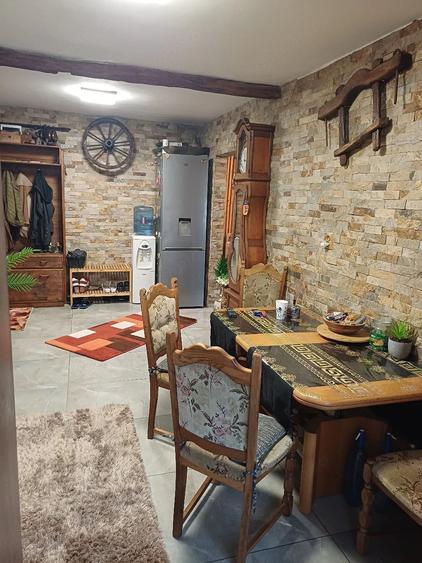 Apartament cu 2 camere decomandat în Rovine