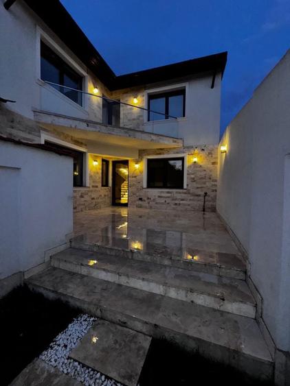 Casă cu 4 camere cu Teren 180 Mp în Domenii