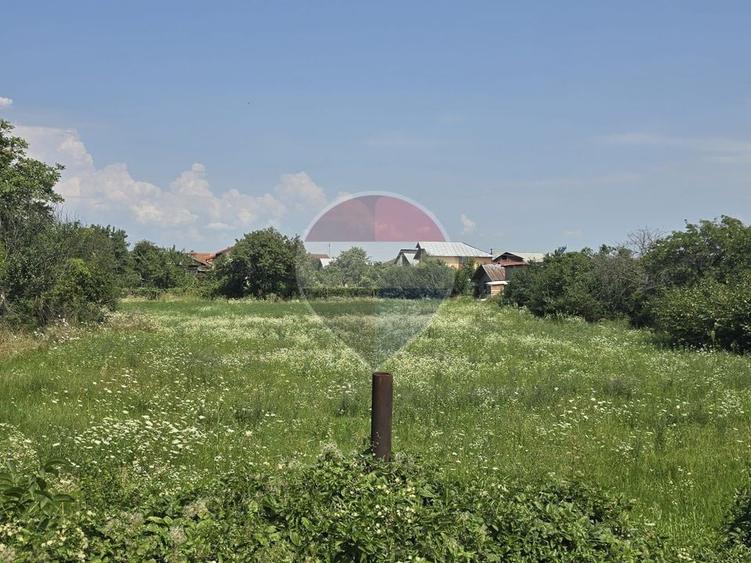 Teren Construcții intravilan de 4001 mp, în Blejoi