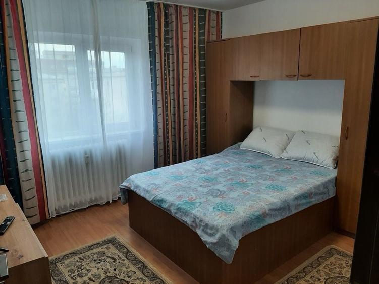 Inchiriez apartament 2 camere Rovine - 2