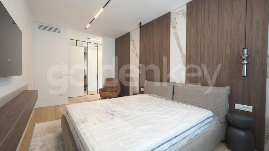 Apartament cu 4 camere semidecomandat, mobilat în Aviatorilor