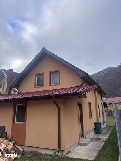 Casă cu 4 camere cu Teren 970 Mp în Sântandrei