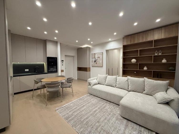 Apartament cu 2 camere semidecomandat, mobilat în Aviației