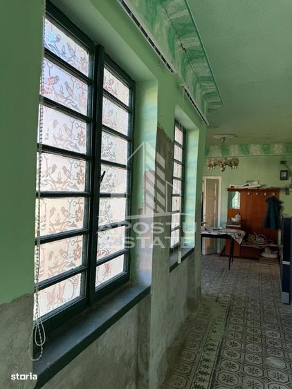 Casă cu 4 camere în Jupani