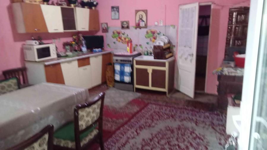 Casă cu 3 camere cu Teren 1070 Mp în Macea