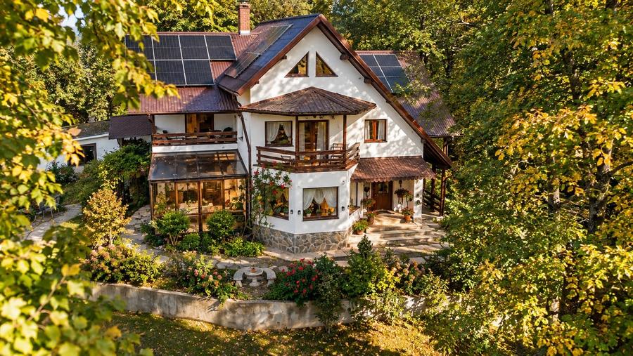 Casă individuală cu 6 camere cu Canalizare în Nistorești