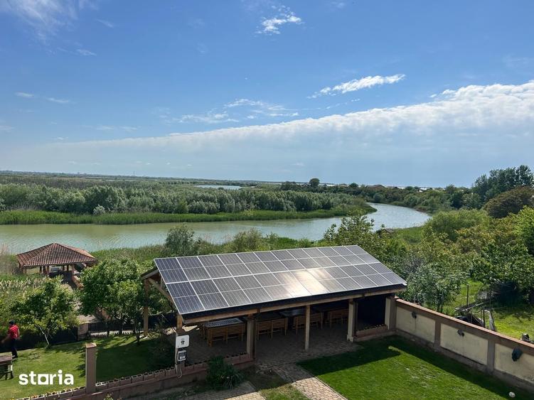 Casă cu 10 camere cu Teren 2000 Mp în Central