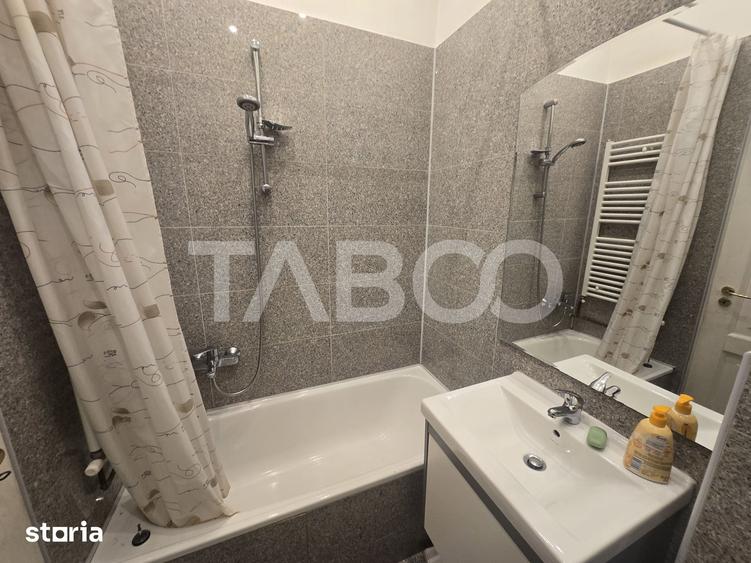 Apartament cu 3 camere semidecomandat în Central