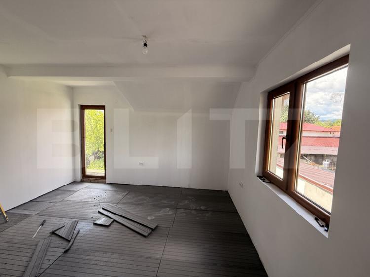 Casă cu 4 camere cu Teren 500 Mp în Brebu