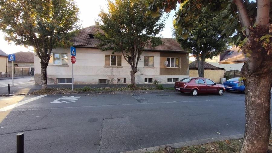 Casă cu 4 camere în Griviței