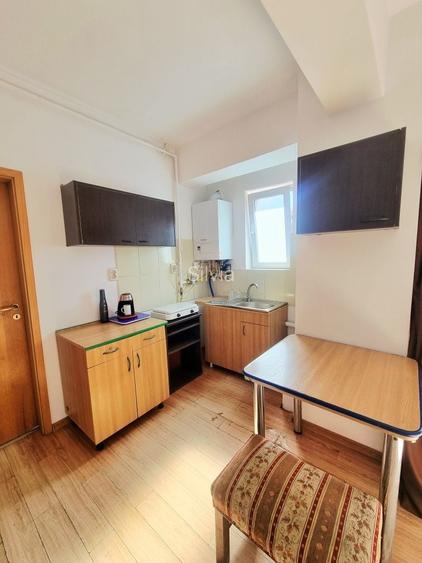 Vanzare ap 3 cam ,Manastur 48 mp 2 balc 9 m , et 1/4bloc nou 134900 eur,