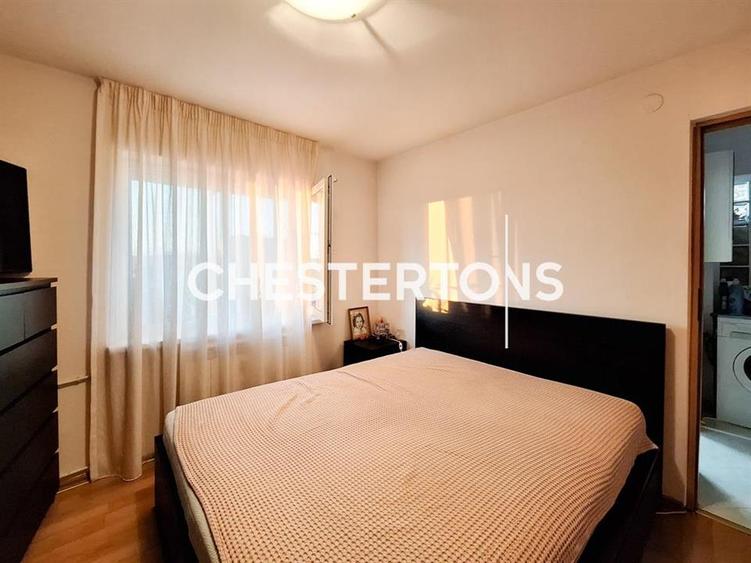 Apartament cu 3 camere decomandat în Tei