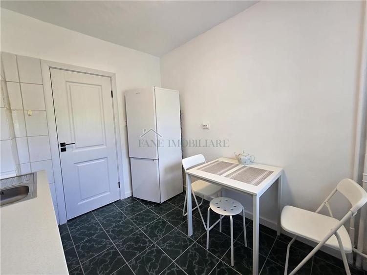 Apartament cu 2 camere semidecomandat în Aviației
