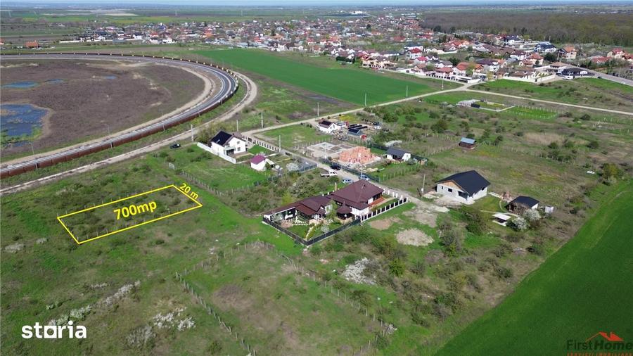 Teren de 700 mp, în Vânători