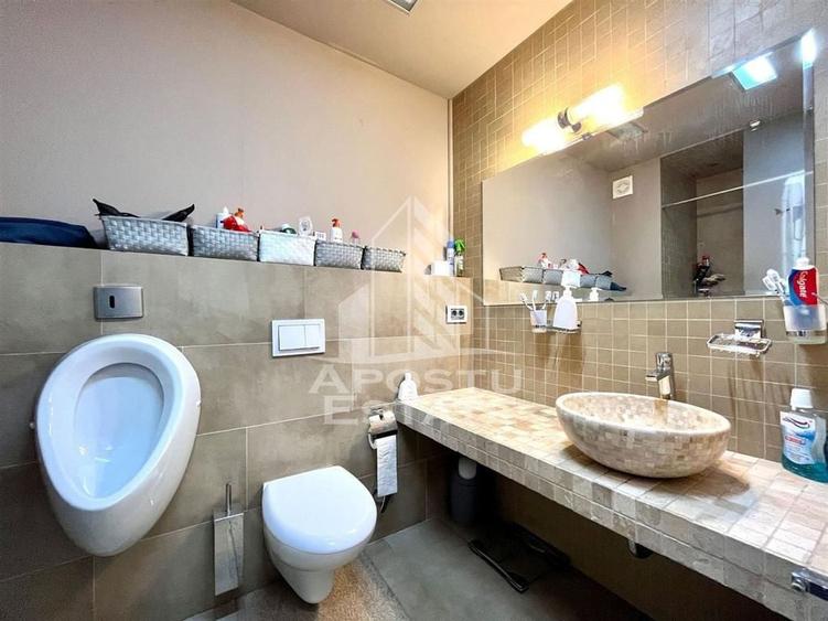 Apartament cu 3 camere semidecomandat, mobilat în Vest