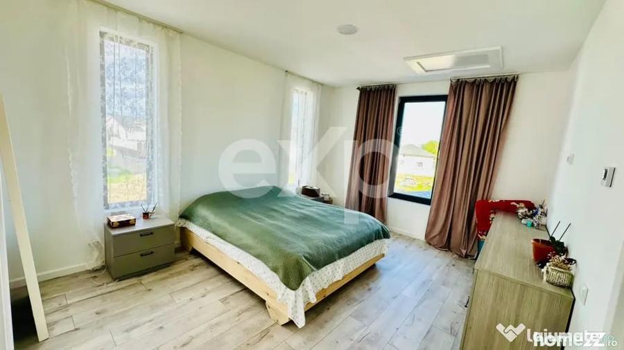 Casă cu 4 camere cu Teren 550 Mp în Săcueni