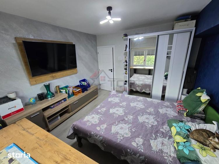 Apartament cu 4 camere decomandat în Ciurea