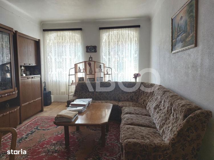 Apartament cu 3 camere decomandat în Central — fotografia 3