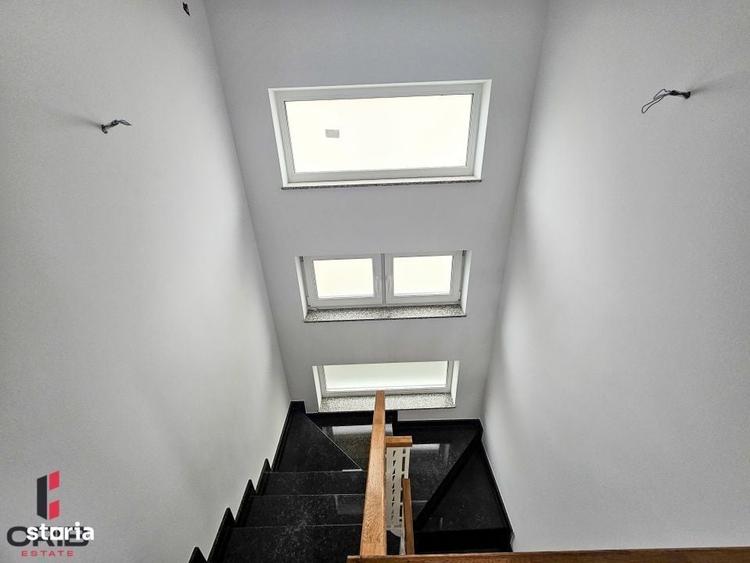 Casă cu 4 camere cu Teren 250 Mp în Central