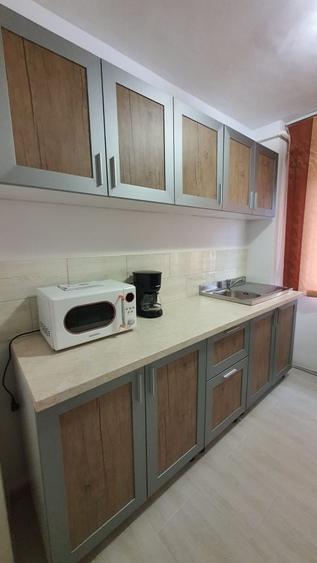 Apartament cu 4 camere semidecomandat în Găvana