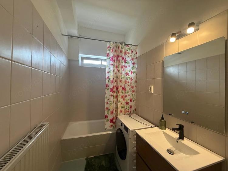 Apartament cu 3 camere semidecomandat în Ultracentral