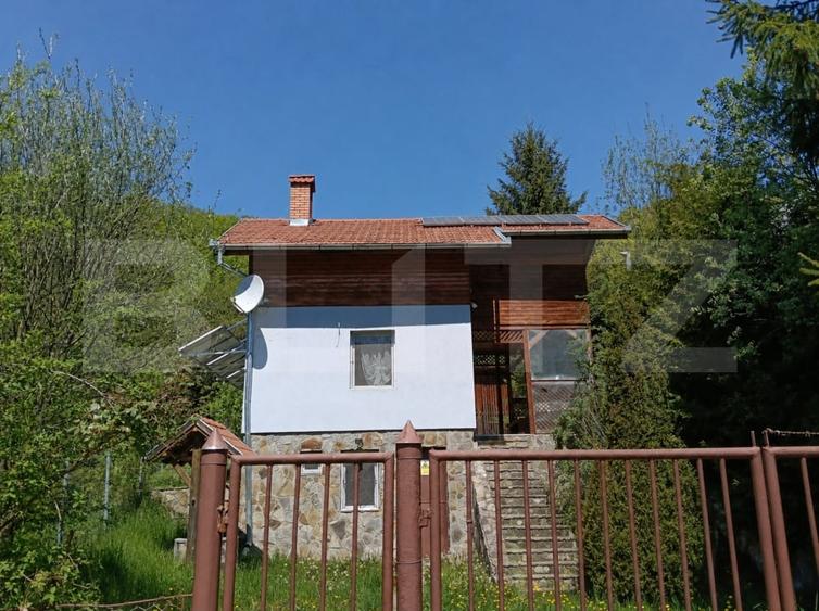 Casă individuală cu 3 camere cu Teren 550 Mp în Sovata