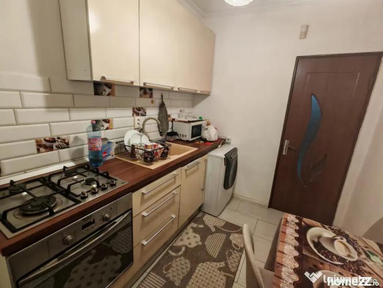 Apartament cu 2 camere semidecomandat, mobilat în Central