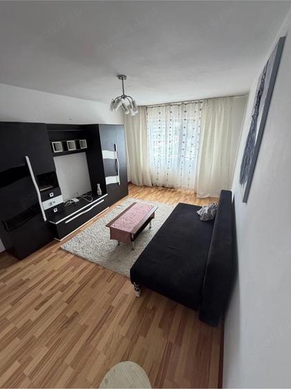 Apartament cu 2 camere decomandat în Traian
