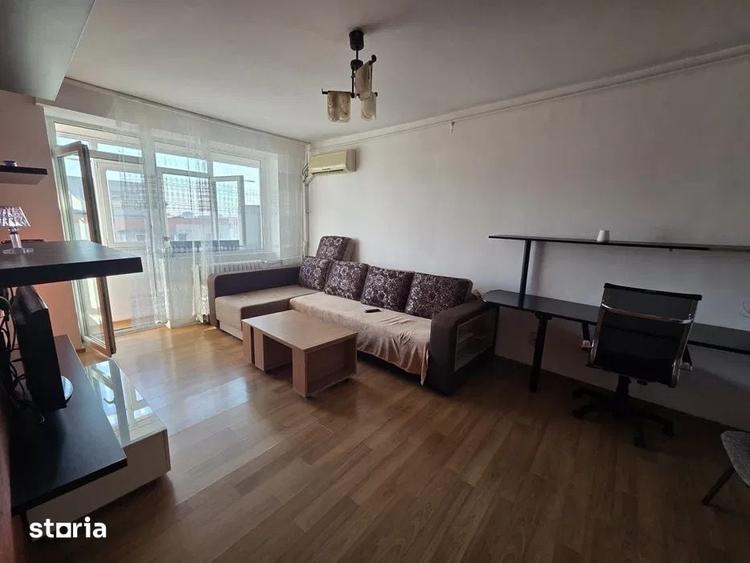 Apartament cu 3 camere decomandat în Tei