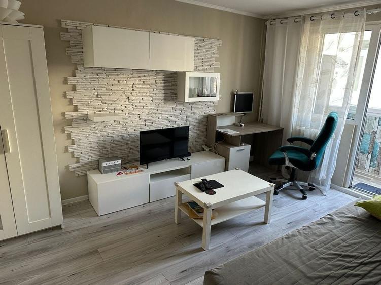 Apartament cu 2 camere decomandat în Exterior Vest