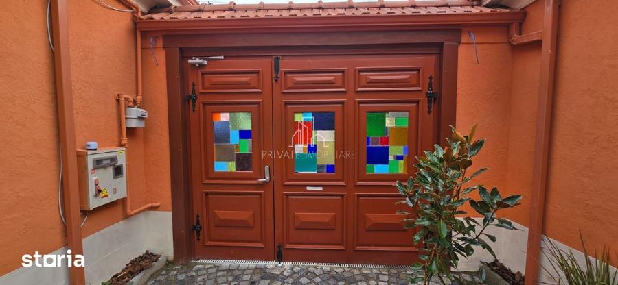 Casă cu 6 camere cu Teren 1314 Mp în Central