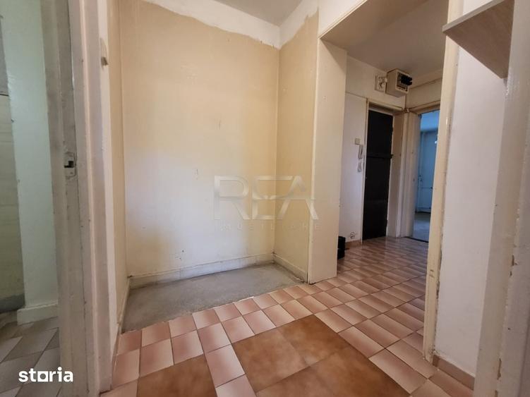 Apartament cu 4 camere semidecomandat în Sălăjan