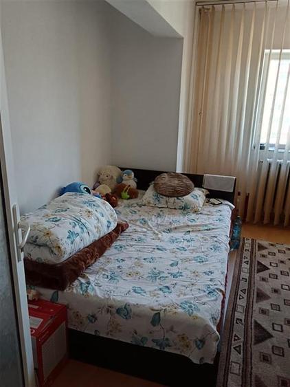 Apartament cu 3 camere decomandat, mobilat în Gară