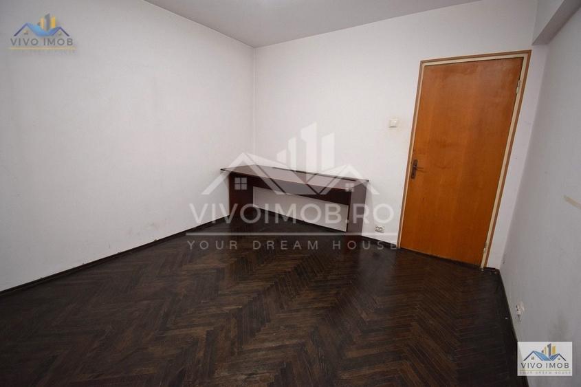 Apartament cu 3 camere semidecomandat în Titan