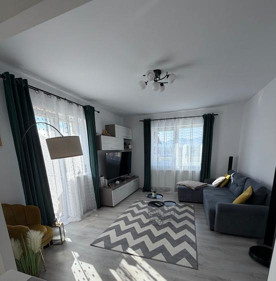 Apartament cu 2 camere decomandat în Central