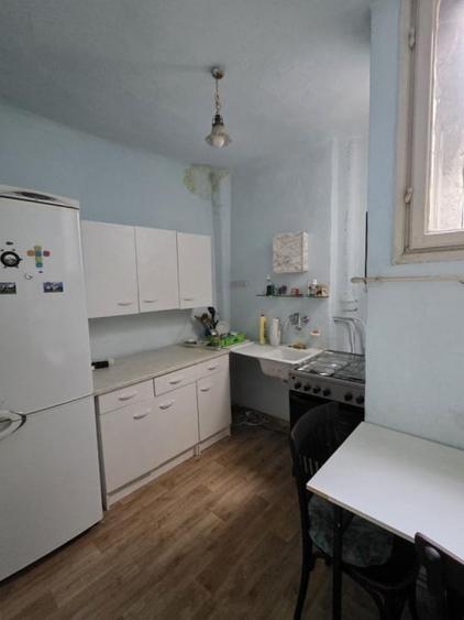 Apartament cu 3 camere în P-ța Victoriei