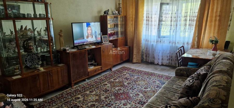 Inchiriez pe termen lung apartament 2 camere decomandat situat in km 4-5 Constanta.