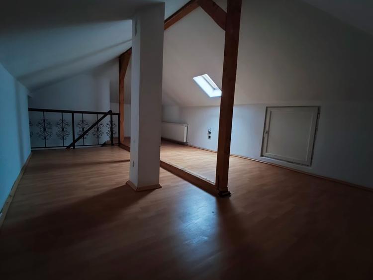 Casă individuală cu 5 camere cu Garaj în Tărtășești