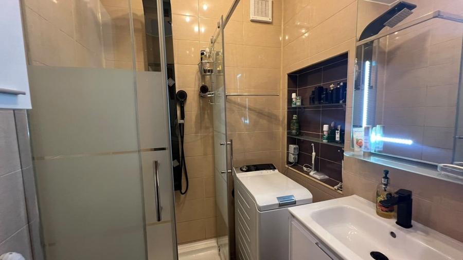 Apartament cu 2 camere decomandat în Barbu Văcărescu