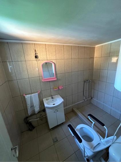 Casă cu Teren 900 Mp în Cacova Ierii