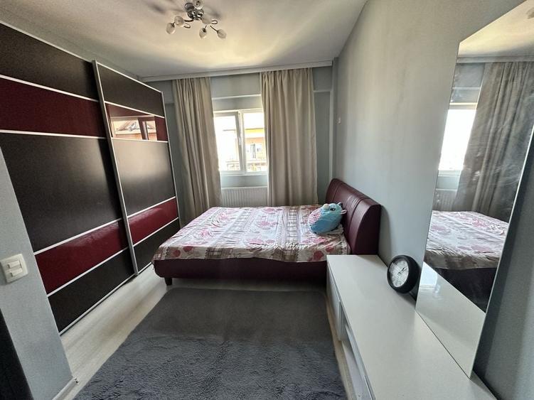 Apartament cu 3 camere decomandat în Dudu