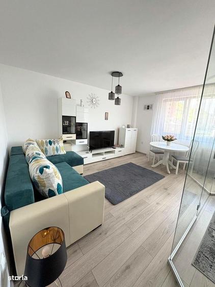 Apartament cu 2 camere semidecomandat în Florești