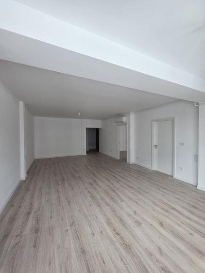 Apartament cu 2 camere semidecomandat în Pipera