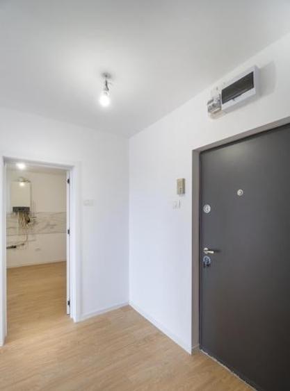 Apartament cu 2 camere decomandat în Baba Novac