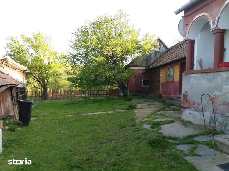 Casă cu 3 camere cu Teren 1500 Mp în Loamneș