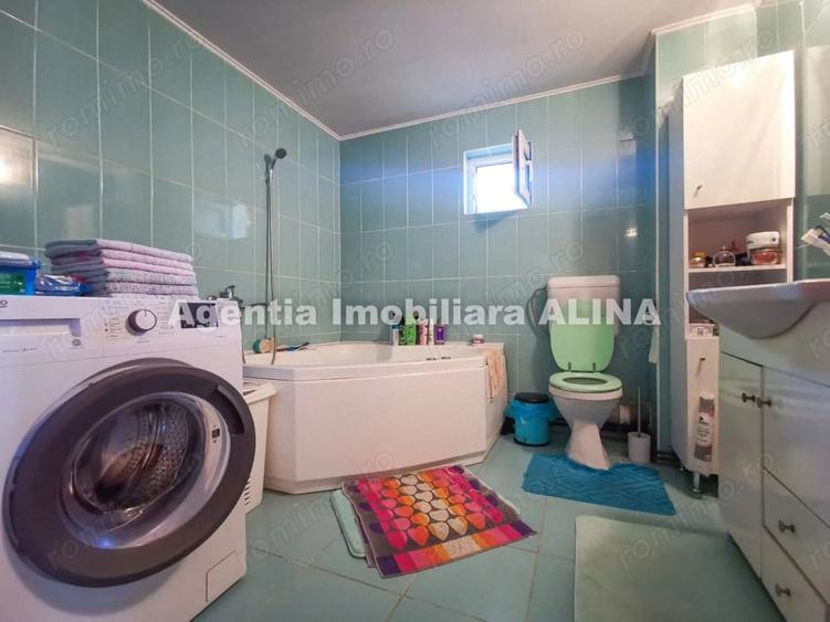 Casă cu 3 camere în Vulcan