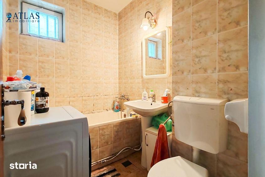 Apartament cu 3 camere decomandat, mobilat în Hărmanului